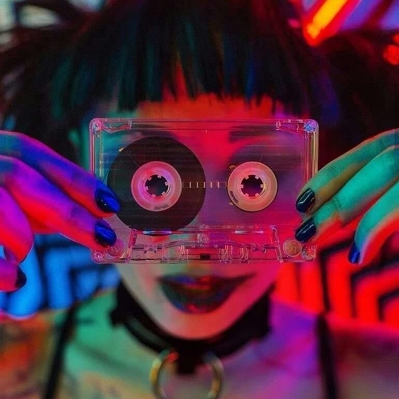 Meet your Posher, Greta - Picture 1 of 1